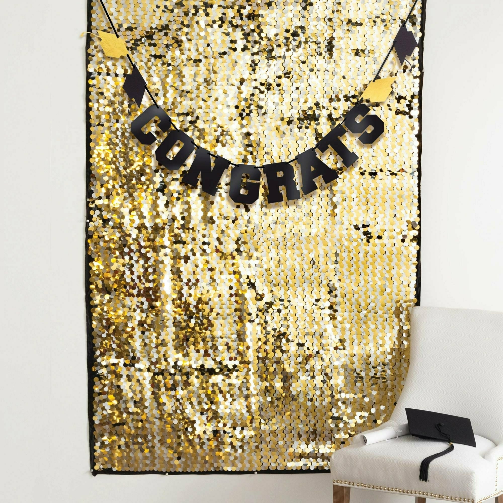 Amscan Grad Paillette Backdrop Set - Black, Silver, Gold