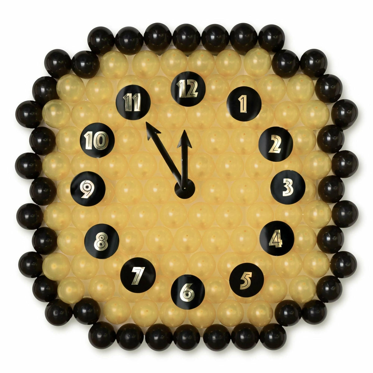 Amscan HOLIDAY: NEW YEAR&#39;S New Year&#39;s Eve Countdown Clock Sculpted Balloon Back Drop Kit