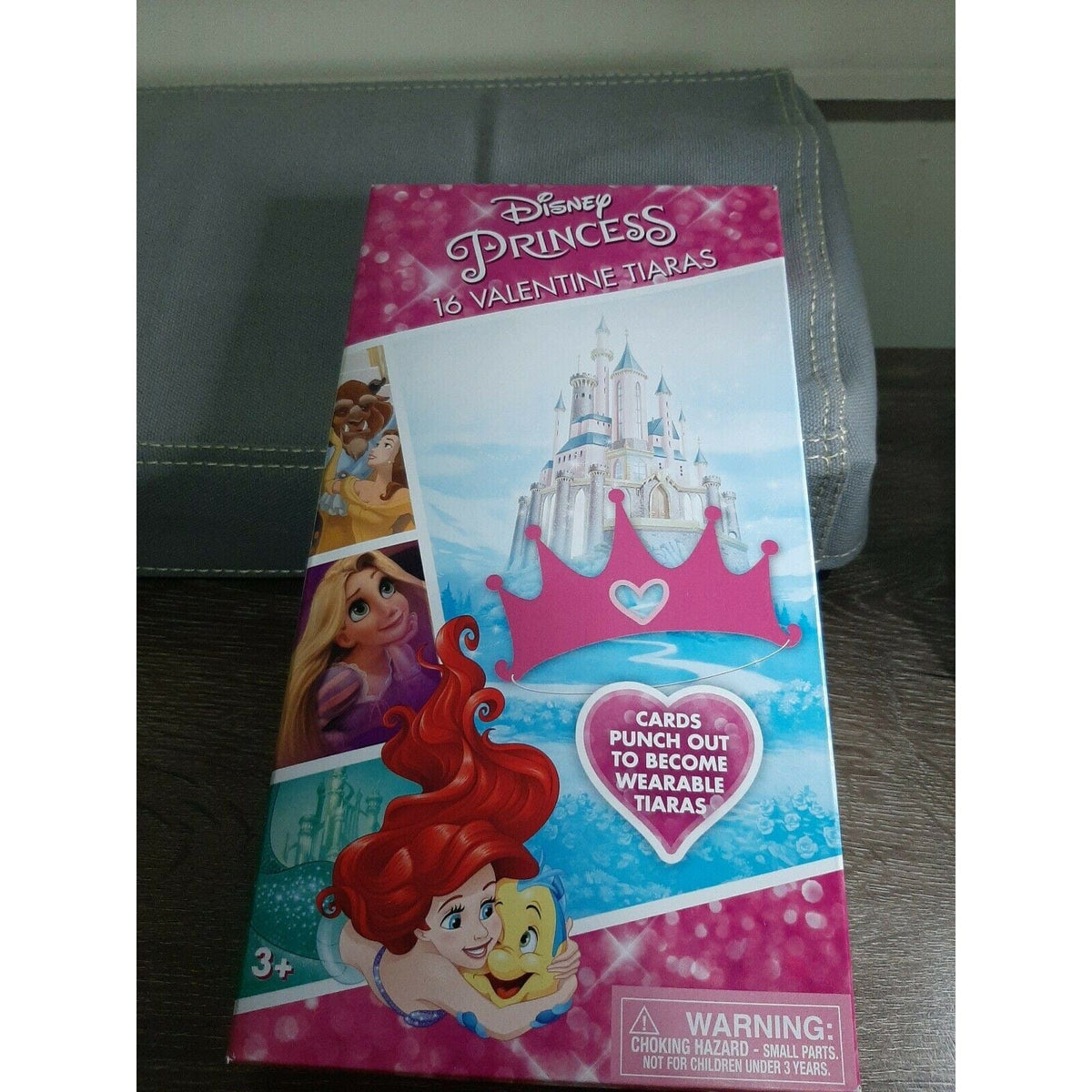 Paper Magic Group HOLIDAY: VALENTINES Disney Princess Valentine Exchange Cards with Favors 16ct Valentine&#39;s Day